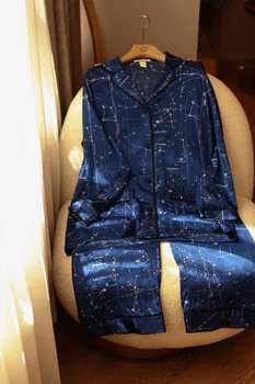 Новый комплект усовершенствованной шелковой пижамы для отдыха осенью и зимой с женскими брюками с длинными рукавами с принтом звезды 1