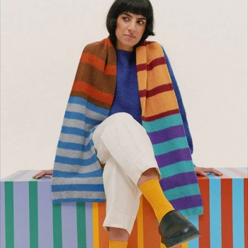 Женский контрастный двухслойный шерстяной вязаный шарф в полоску ярких цветов 1