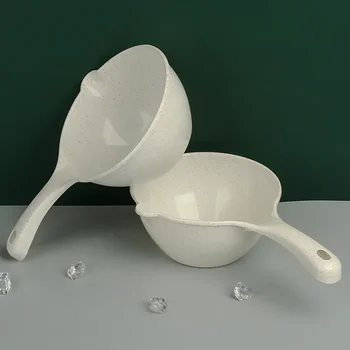 Бытовой утолщенный черпак для воды с длинной ручкой Пластиковый черпак для воды в раковине Черпак для воды в кухне туалете душе 2